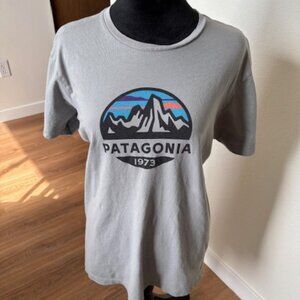 Patagonia Green 1973 Graphic Logo Unisex Slim Fit Medium